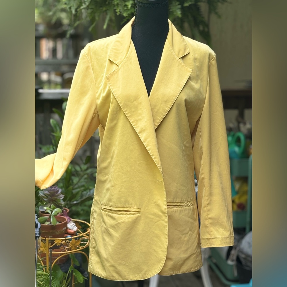 Howard Wolf Silky Yellow Jacket
